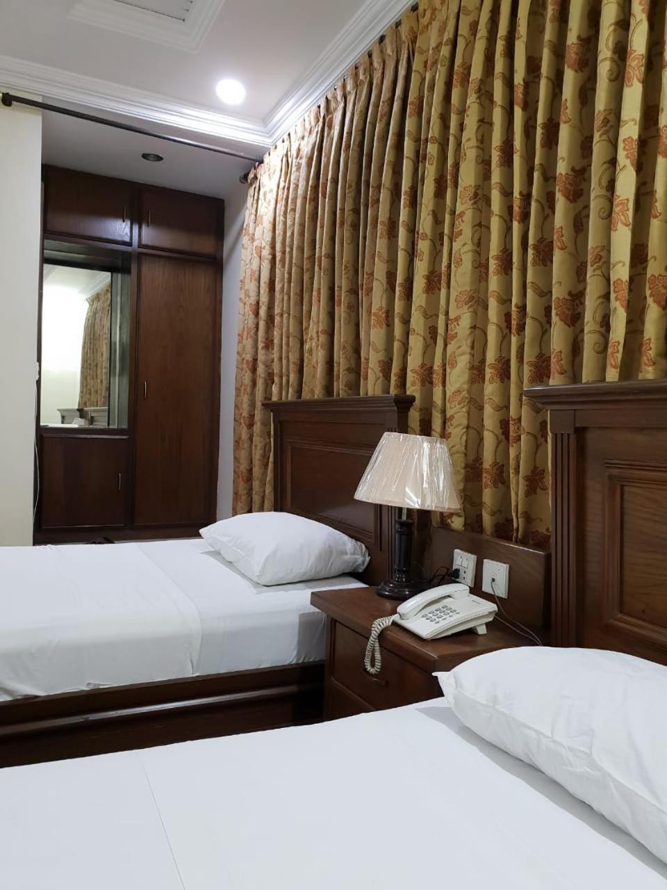 Hotel Grand Faisalabad Exterior foto