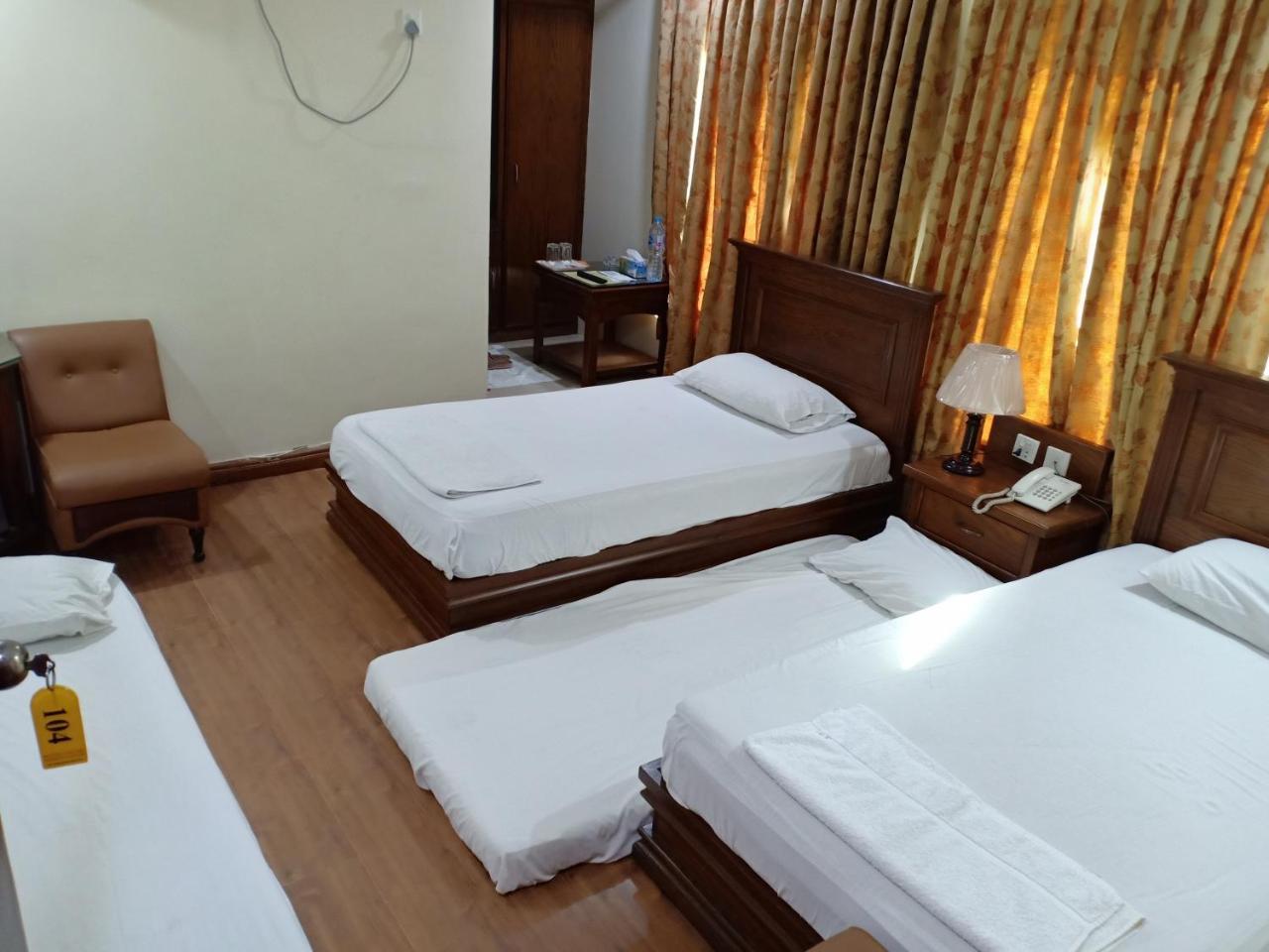 Hotel Grand Faisalabad Exterior foto